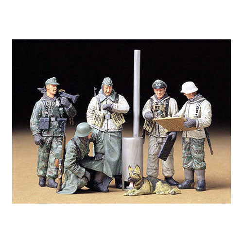 Tamiya German Soldiers At Field Briefing 35212